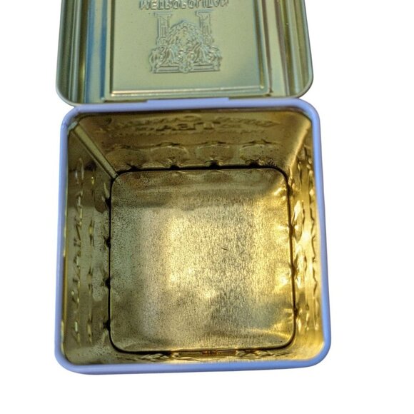 Small Royal Canadian Tea Tin EMPTY Mounties RCMP White Red Hinged Lid - Picture 5 of 6